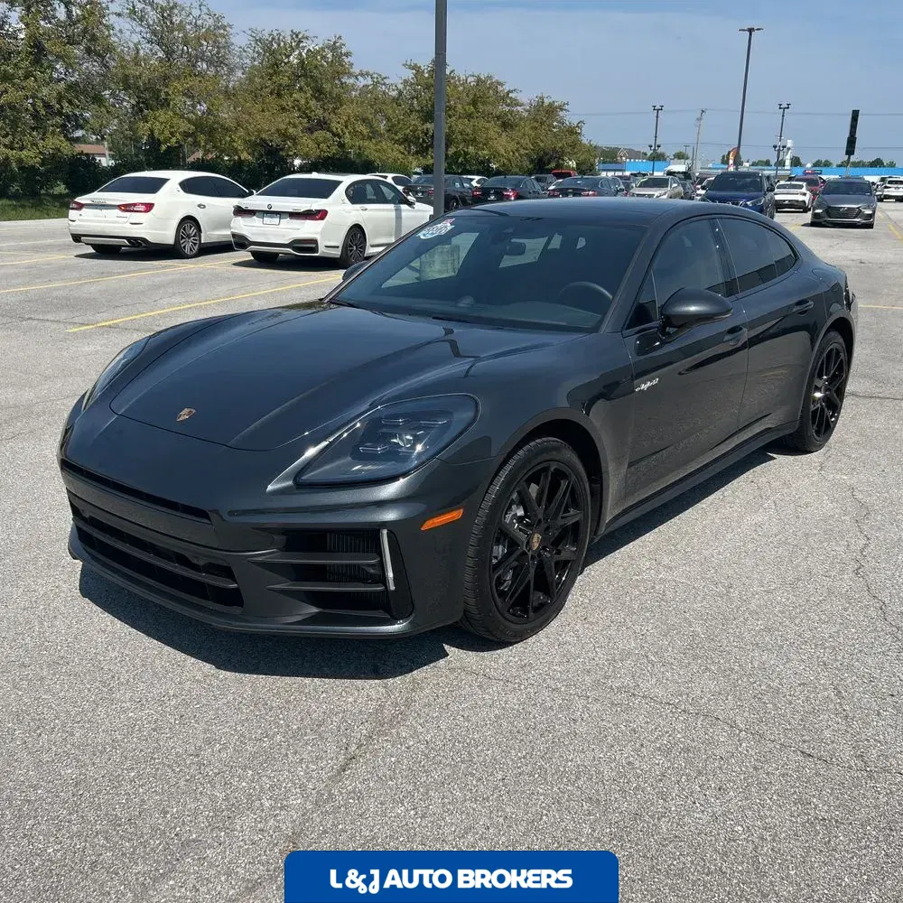2025 Porsche Panamera 4 E-Hybrid