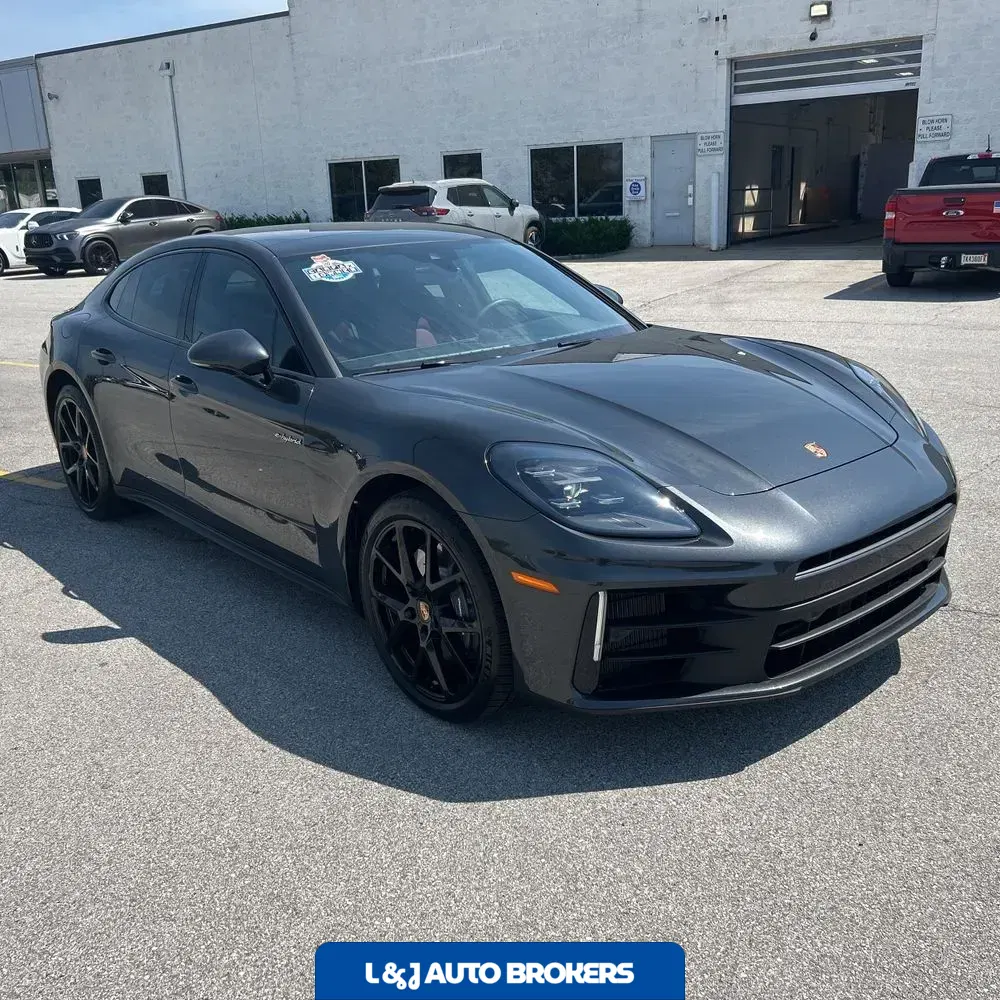 2025 Porsche Panamera 4 E-Hybrid