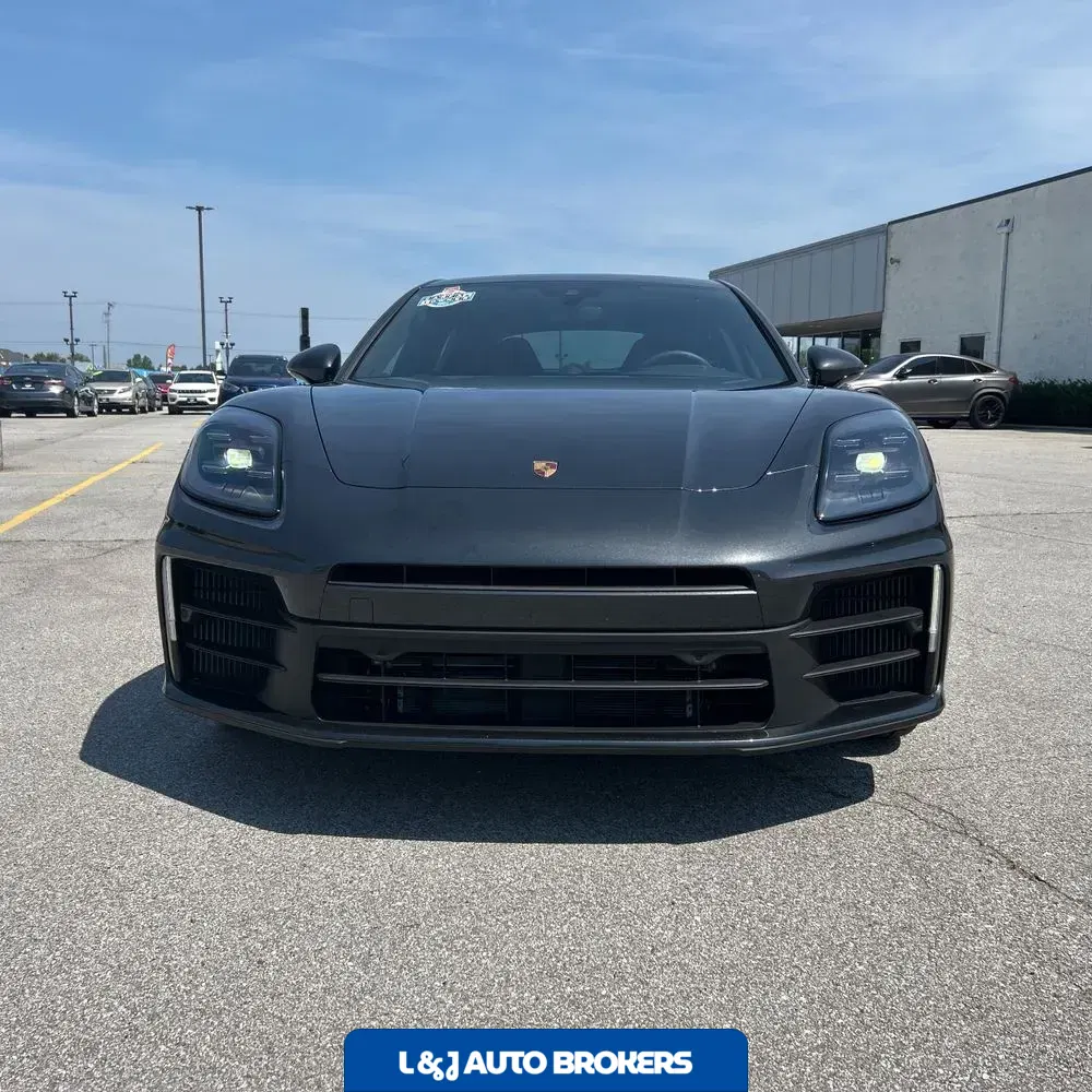 2025 Porsche Panamera 4 E-Hybrid