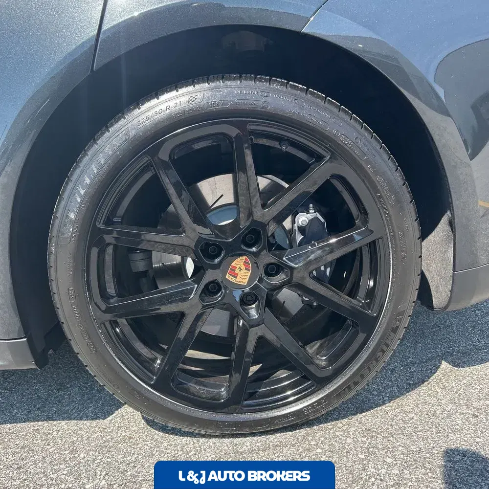 2025 Porsche Panamera 4 E-Hybrid