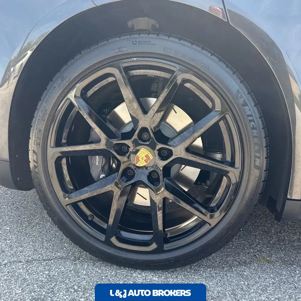 2025 Porsche Panamera 4 E-Hybrid