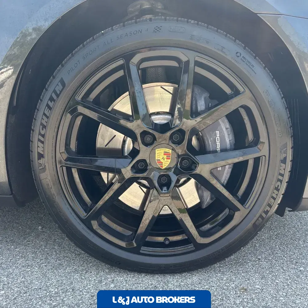 2025 Porsche Panamera 4 E-Hybrid