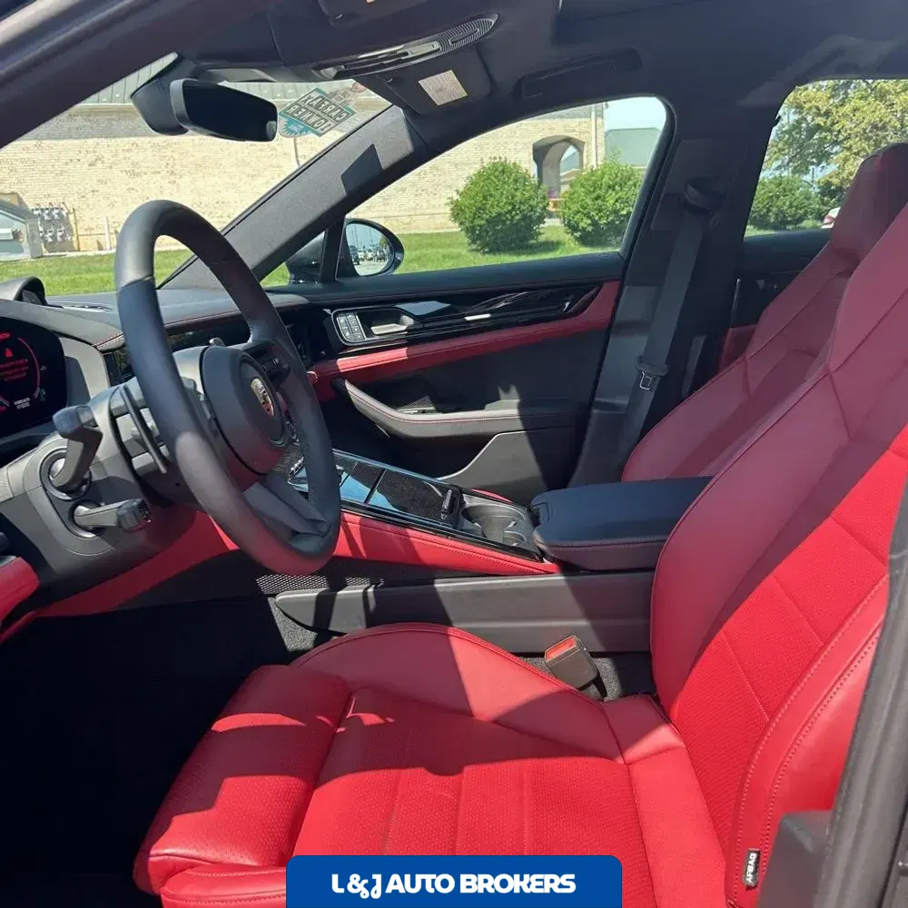 2025 Porsche Panamera 4 E-Hybrid