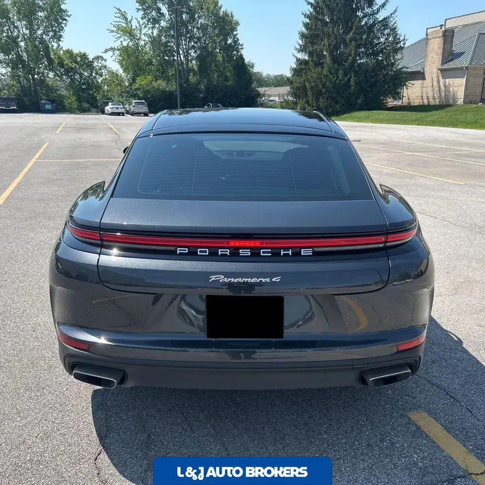 2025 Porsche Panamera 4 E-Hybrid