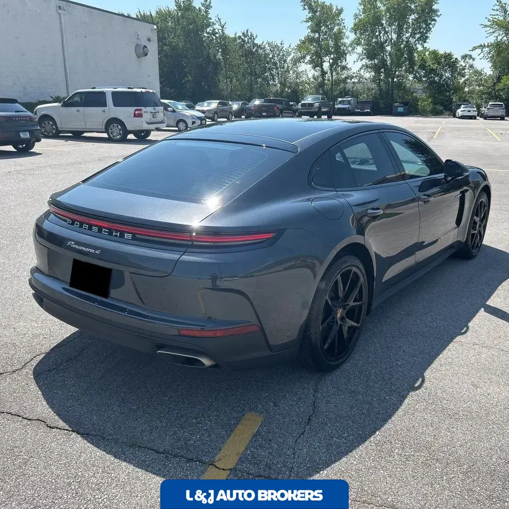 2025 Porsche Panamera 4 E-Hybrid