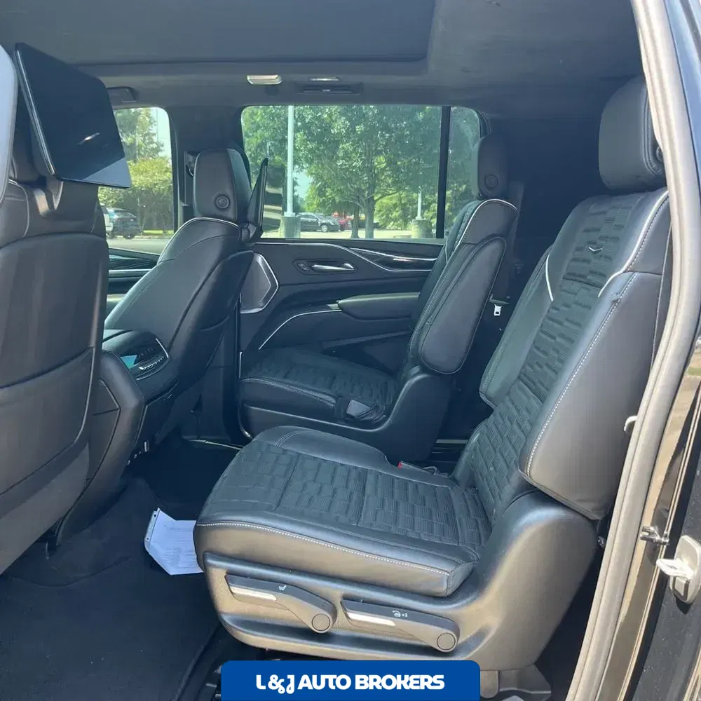 2023 Cadillac Escalade-V ESV Base