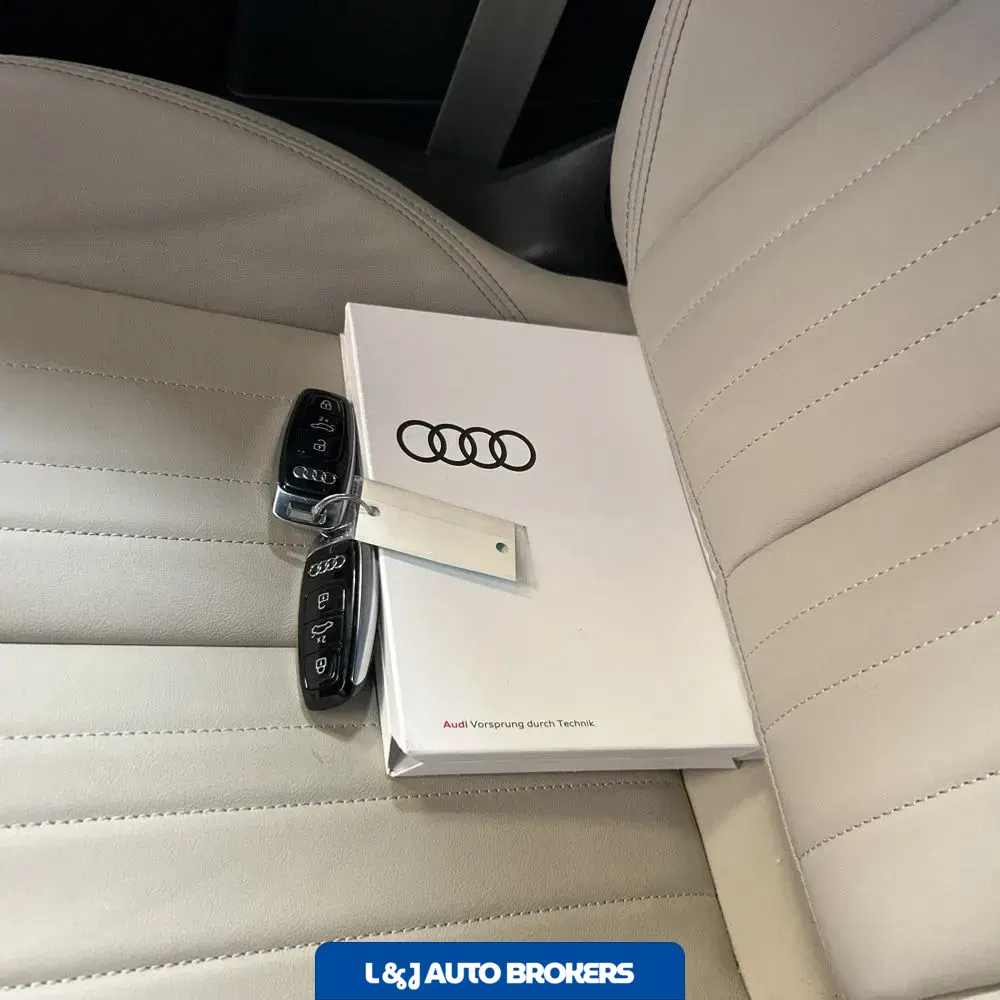 2024 Audi Q8 e-tron S-Line Prem