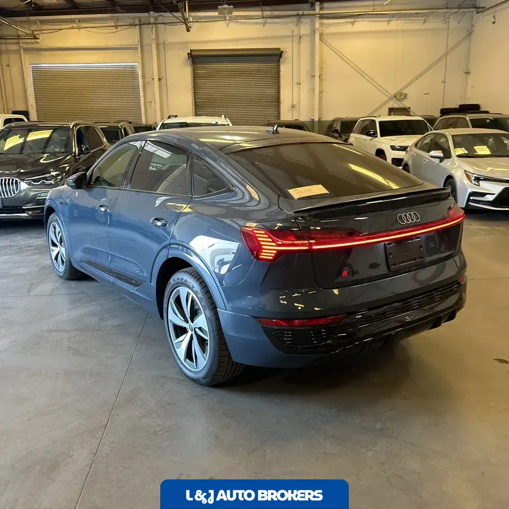 2024 Audi Q8 e-tron S-Line Prem