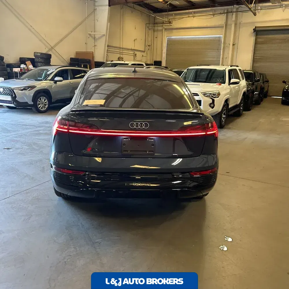 2024 Audi Q8 e-tron S-Line Prem