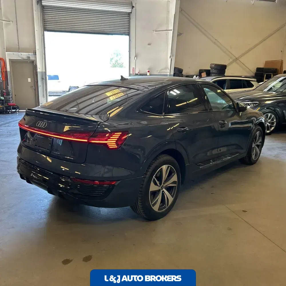 2024 Audi Q8 e-tron S-Line Prem