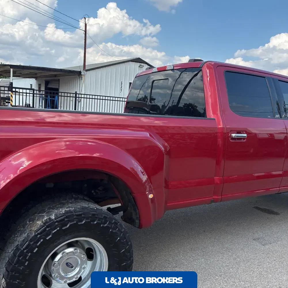 2022 Ford F-350 Super Duty Lariat