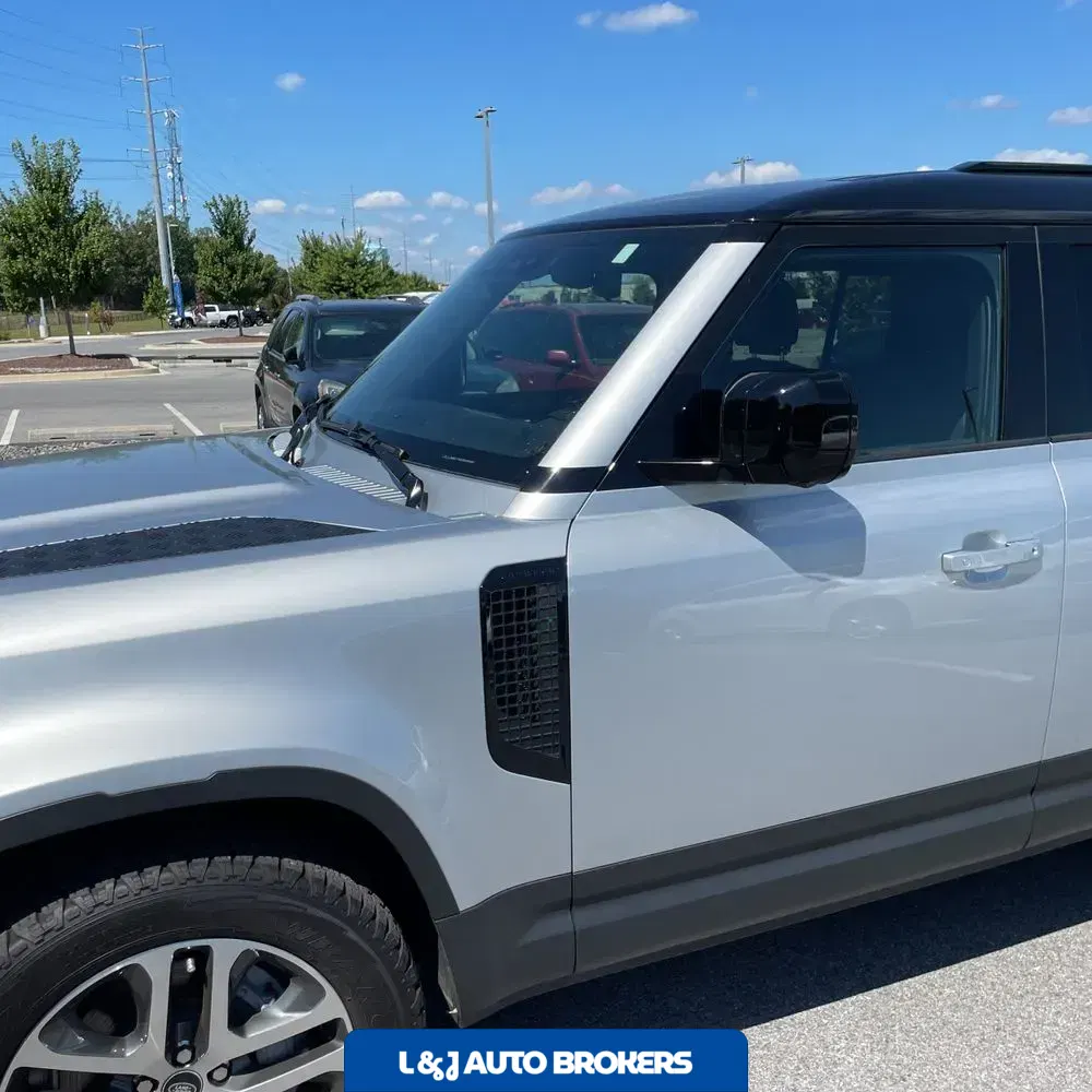 2024 Land Rover Defender 110 P400 S