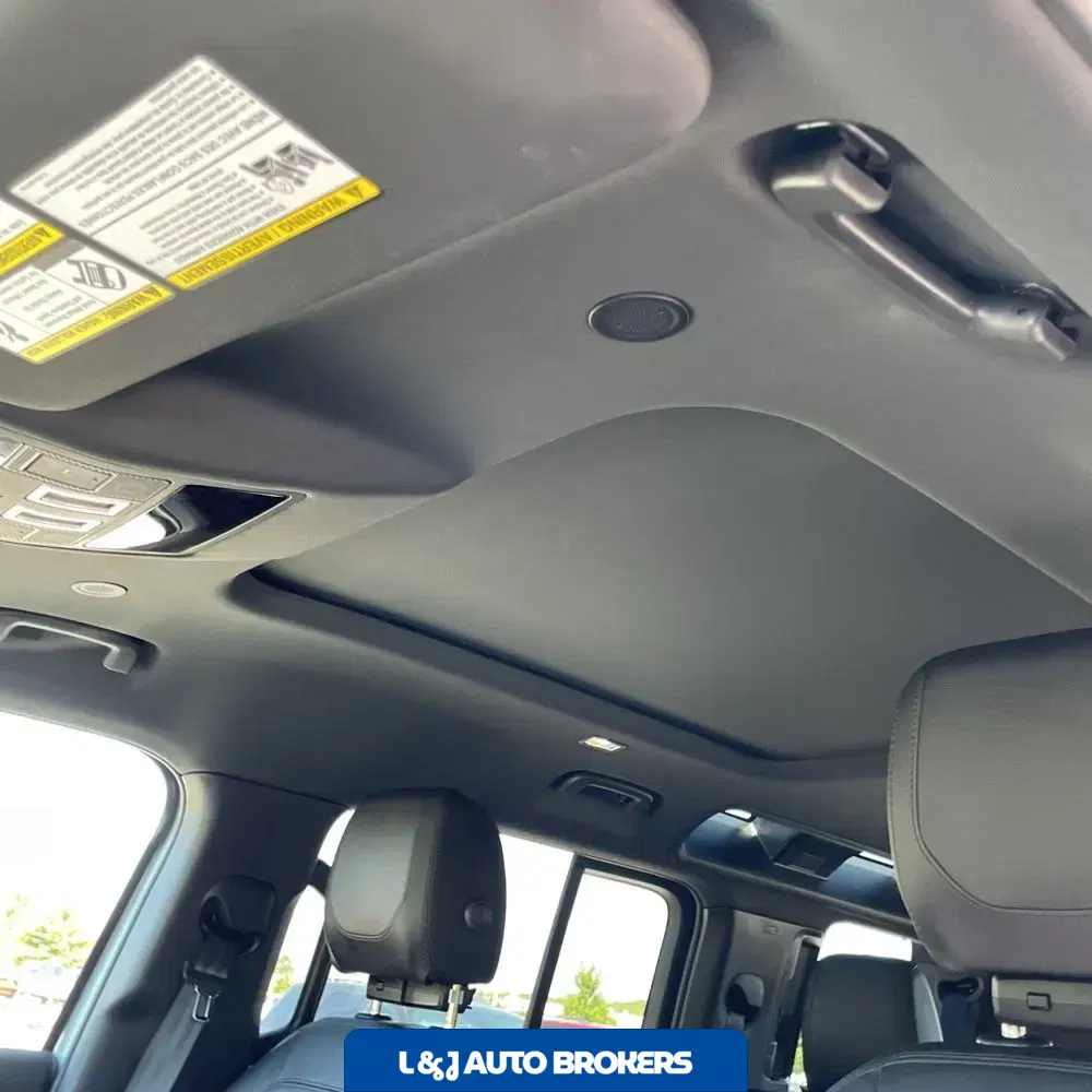 2024 Land Rover Defender 110 P400 S