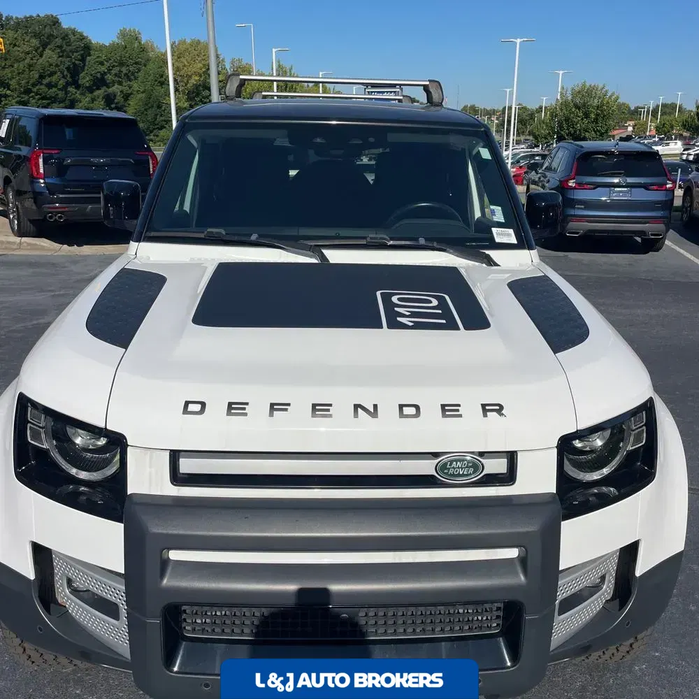 2022 Land Rover Defender 110 SE