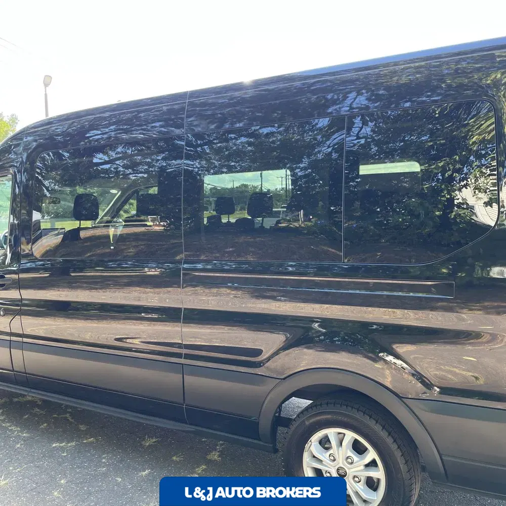 2025 Ford Transit 350 XLT
