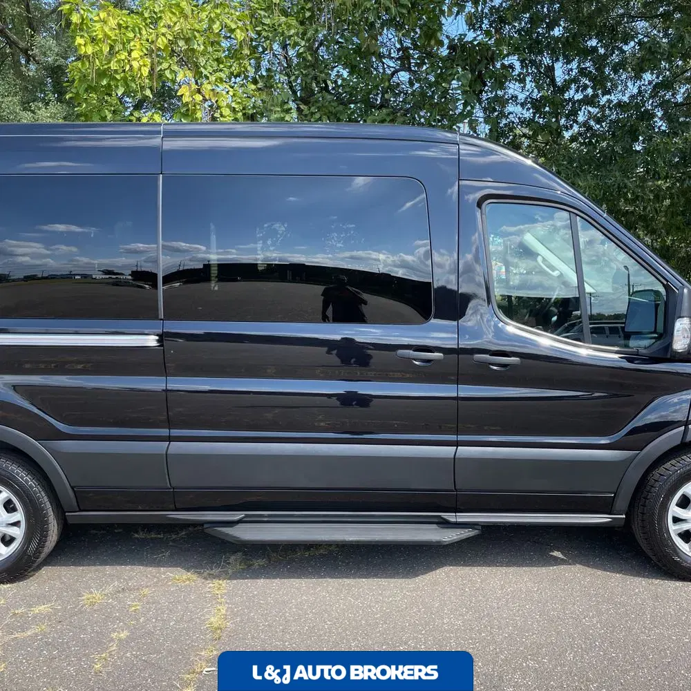 2025 Ford Transit 350 XLT
