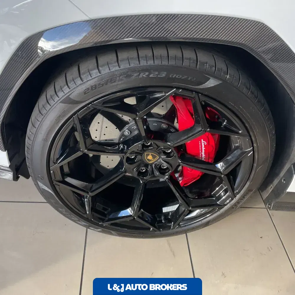 2023 Lamborghini Urus Base
