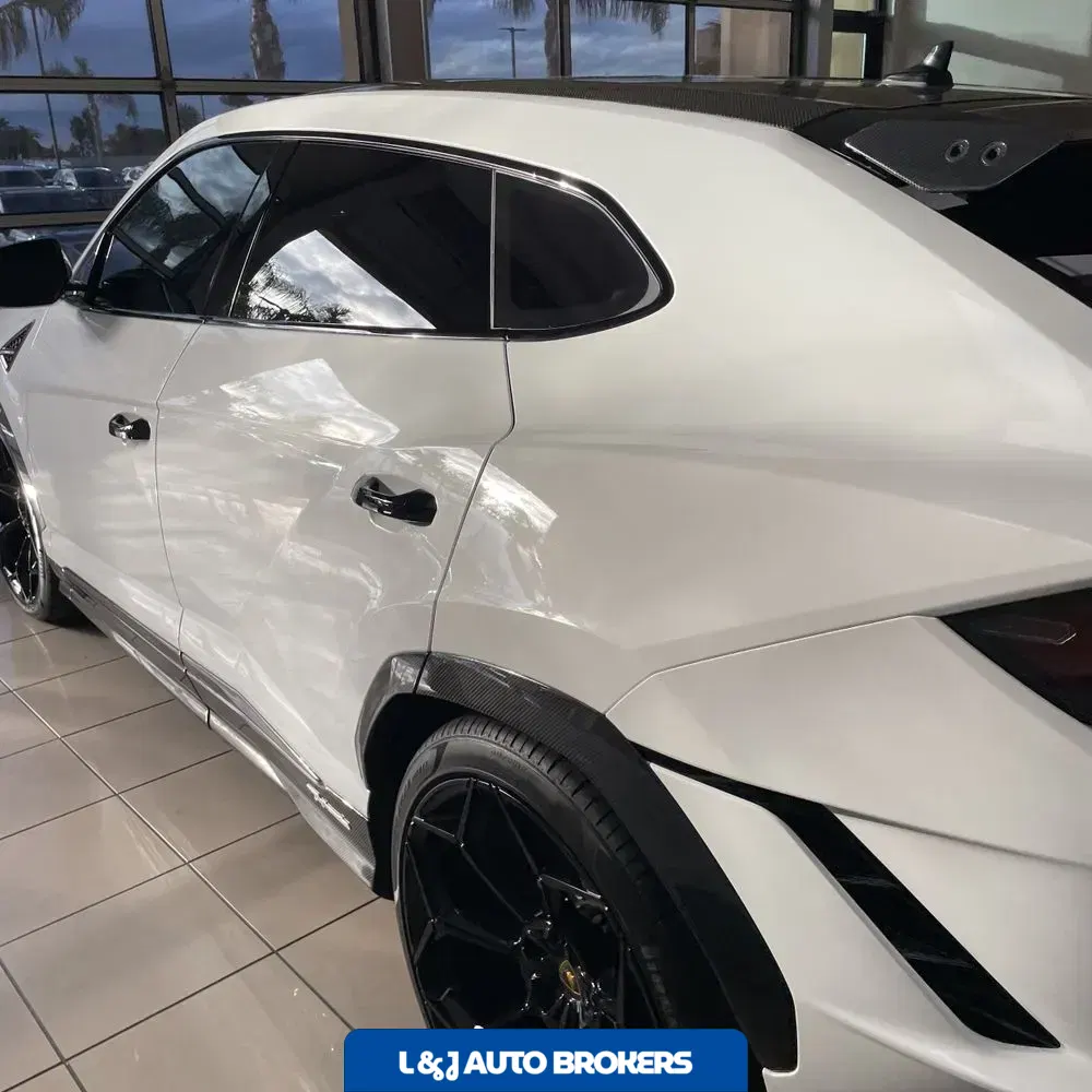 2023 Lamborghini Urus Base