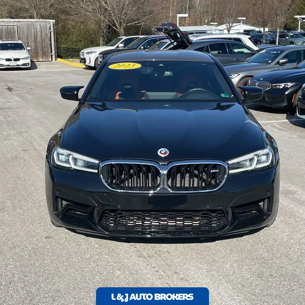 2023 BMW M5
