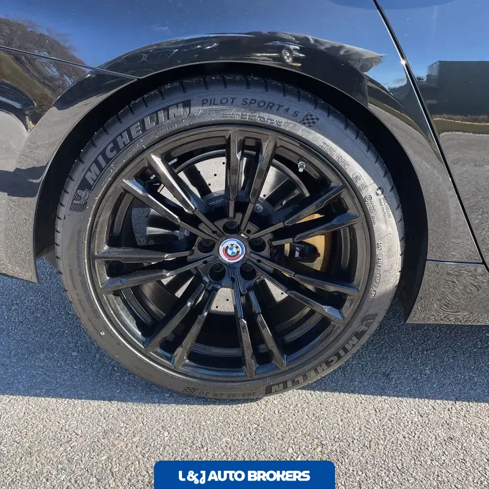 2023 BMW M5