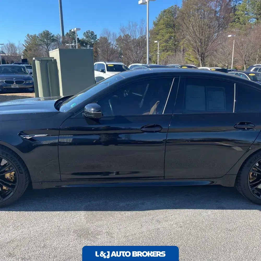 2023 BMW M5
