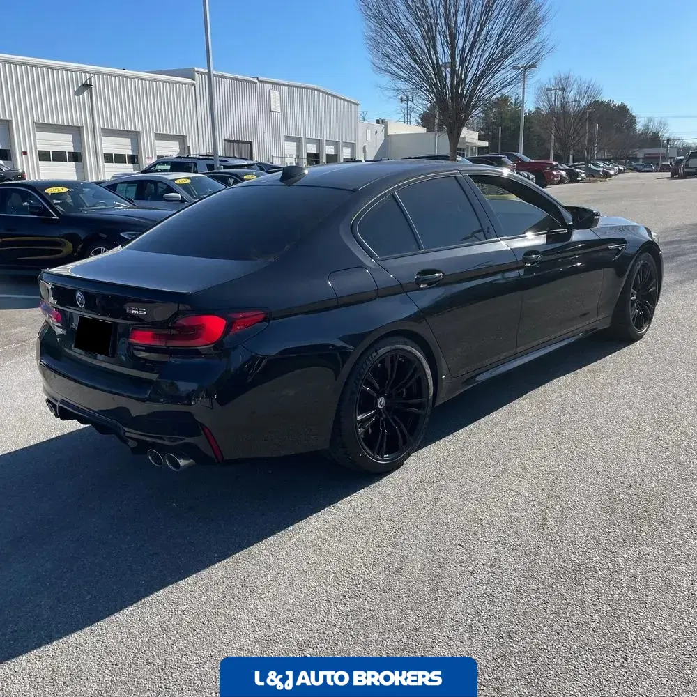 2023 BMW M5