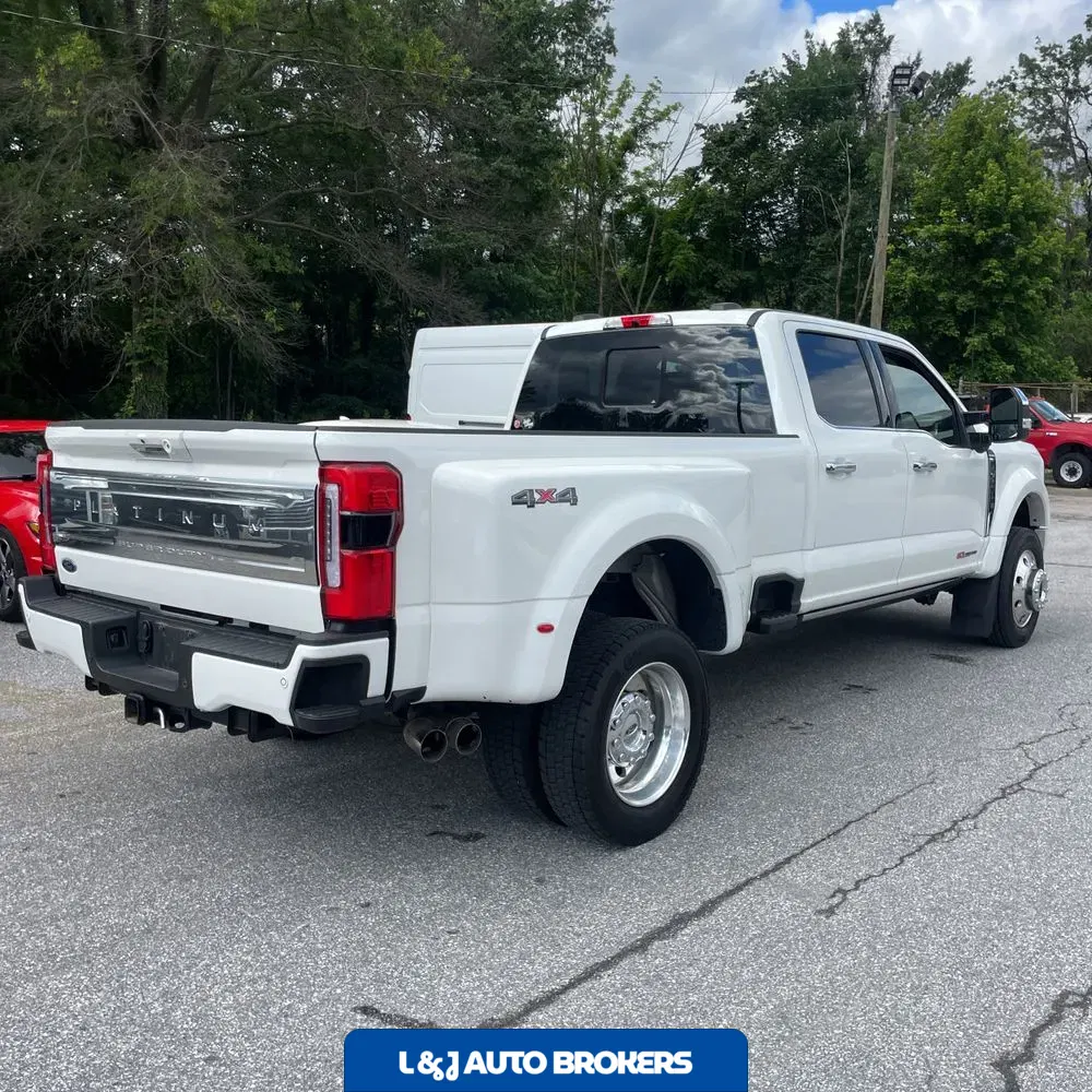 2024 Ford F-450 Super Duty Platinum