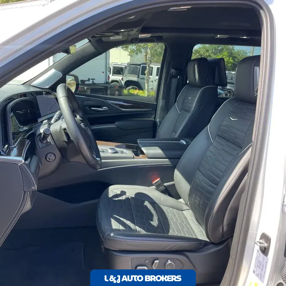2024 Cadillac Escalade ESV Sport Platinum