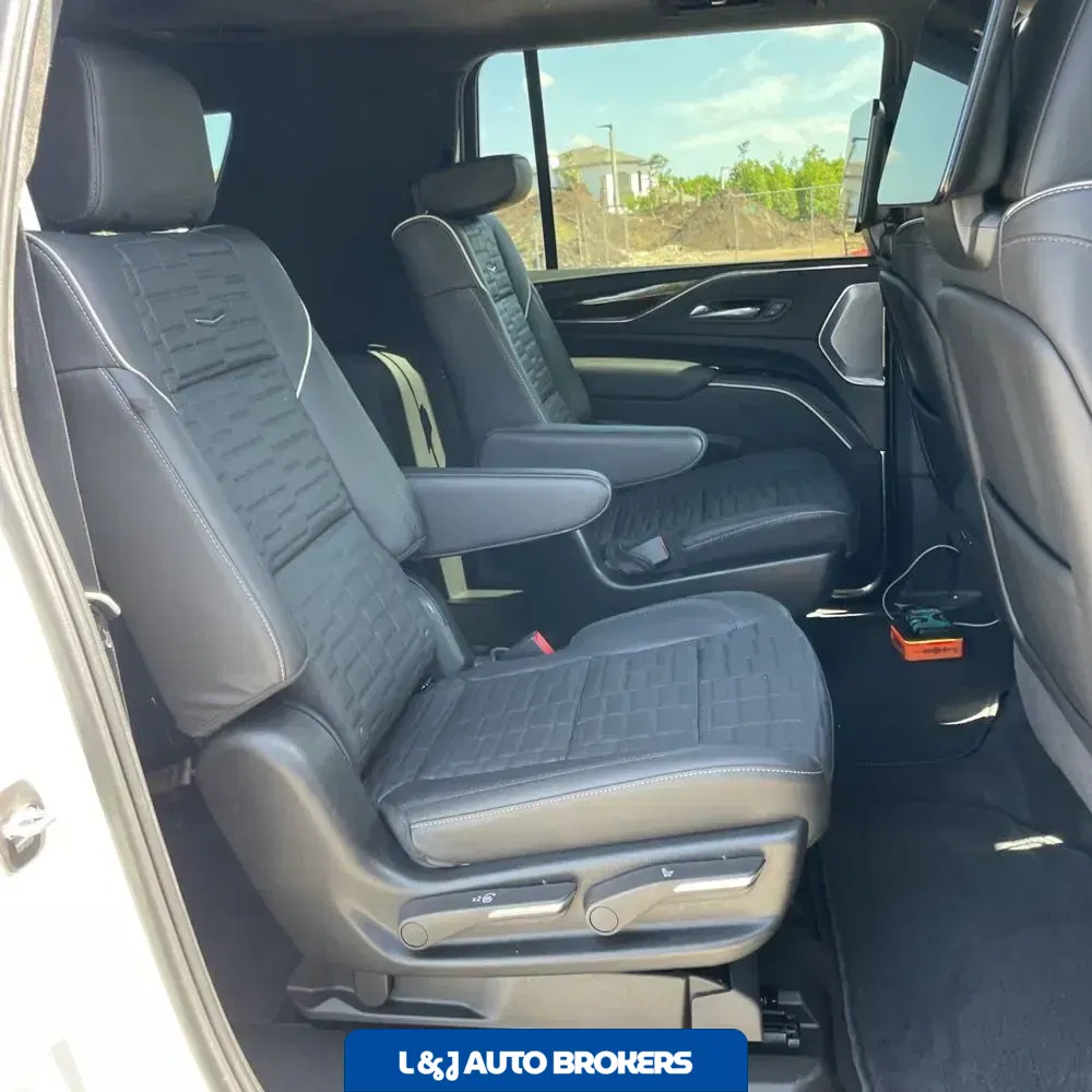2024 Cadillac Escalade ESV Sport Platinum