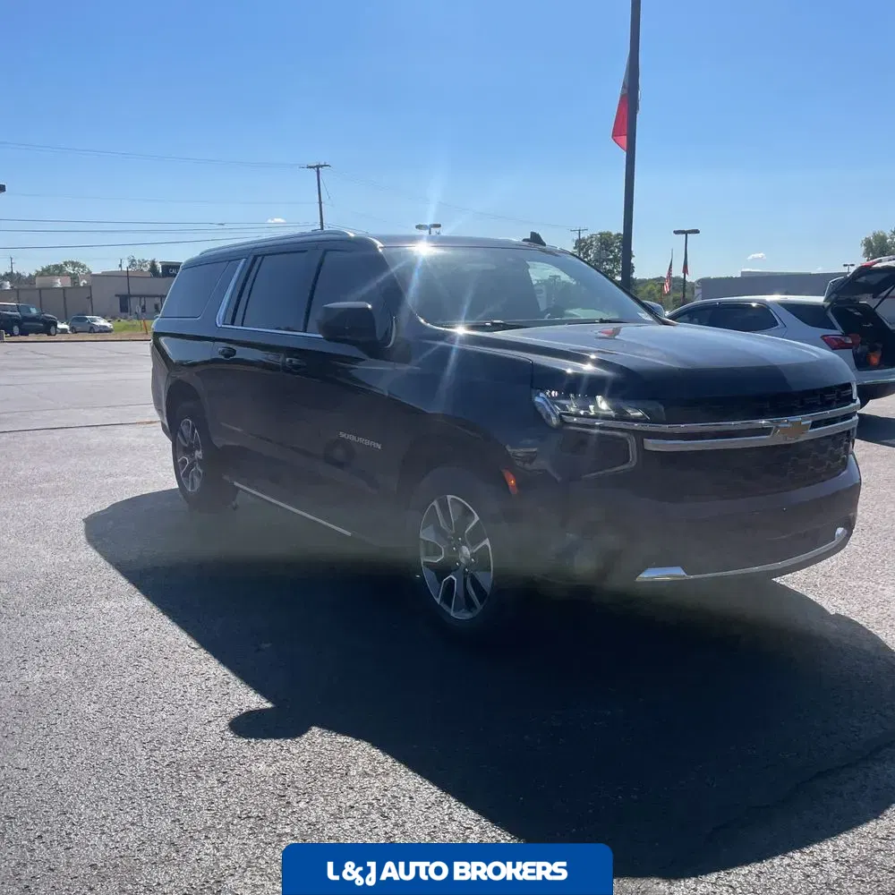 2023 Chevrolet Suburban LS