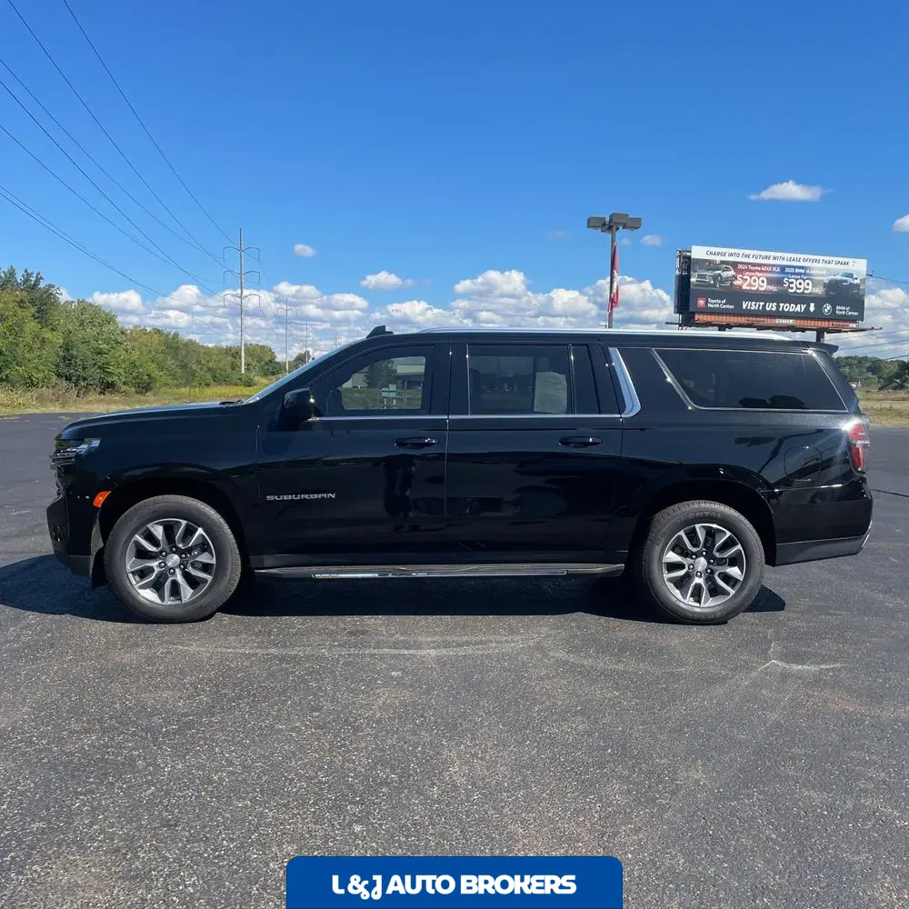2023 Chevrolet Suburban LS