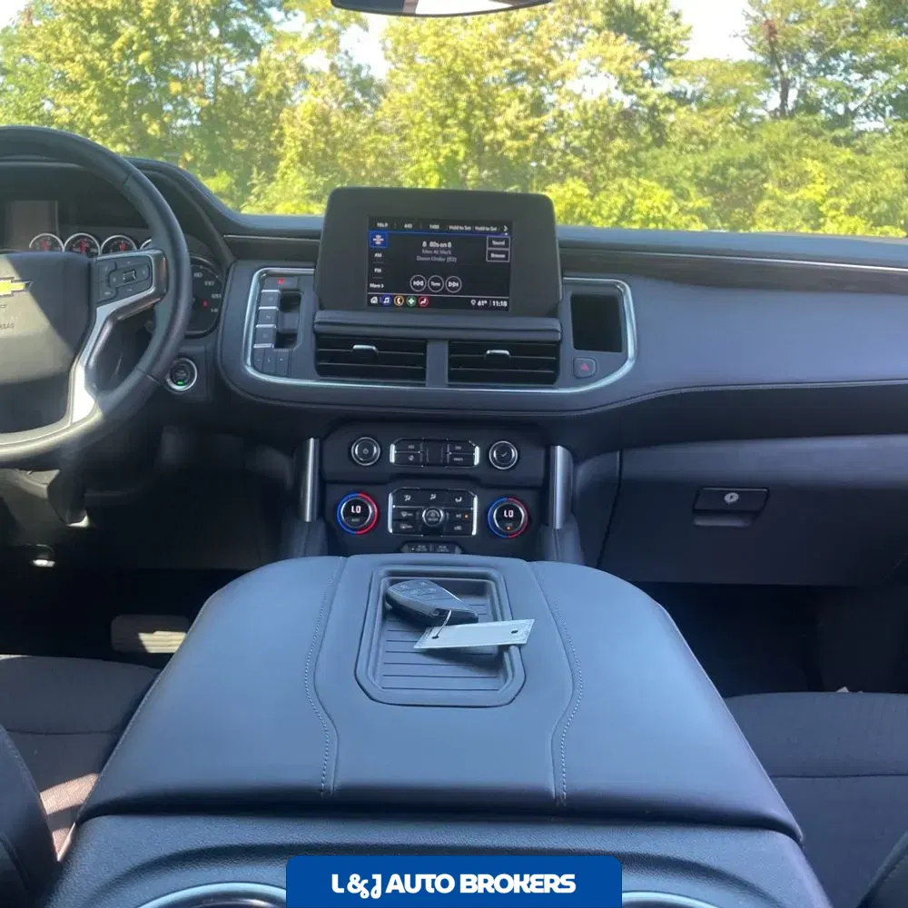 2023 Chevrolet Suburban LS
