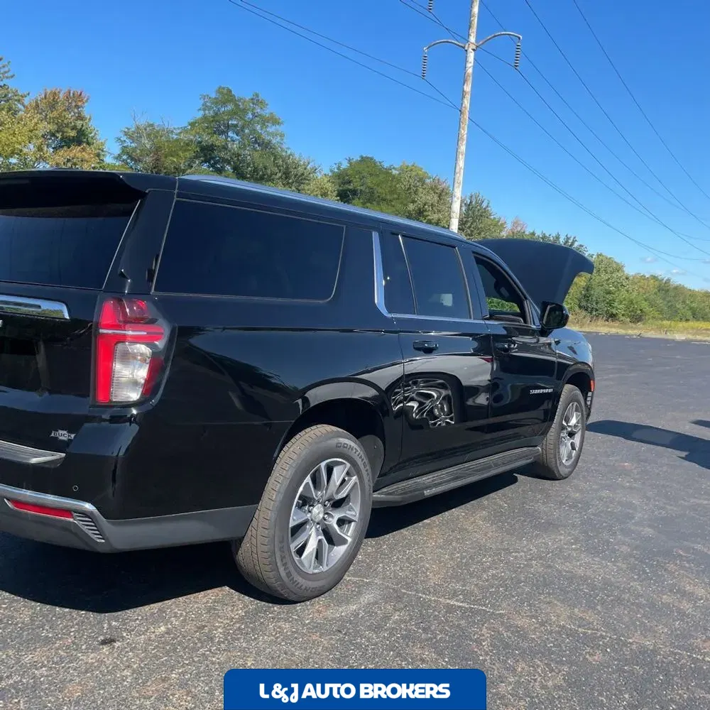 2023 Chevrolet Suburban LS