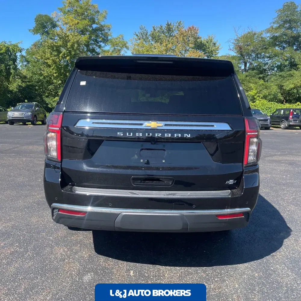 2023 Chevrolet Suburban LS
