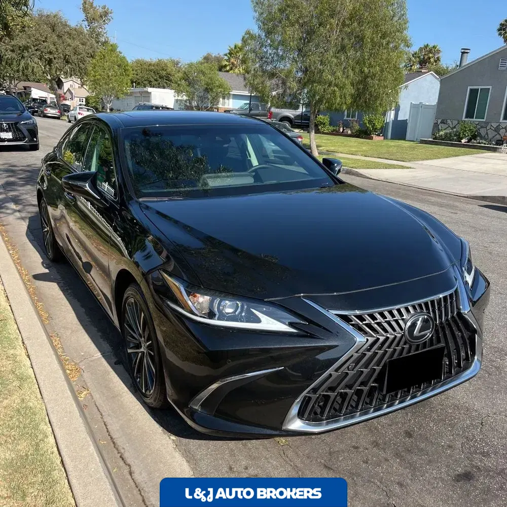 2025 Lexus ES 300h Base