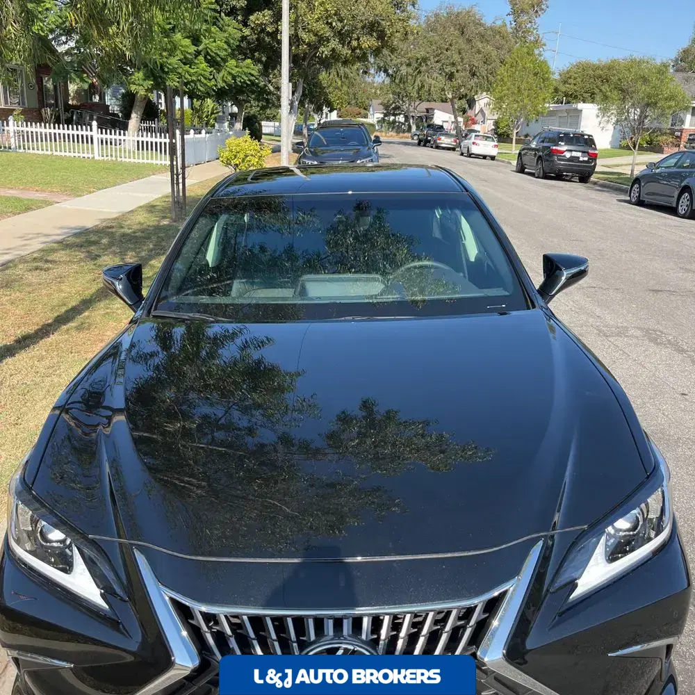2025 Lexus ES 300h Base