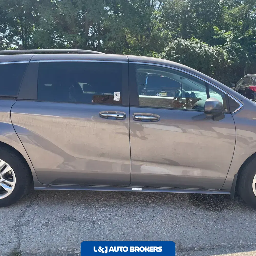 2024 Toyota Sienna XLE 7-Passenger