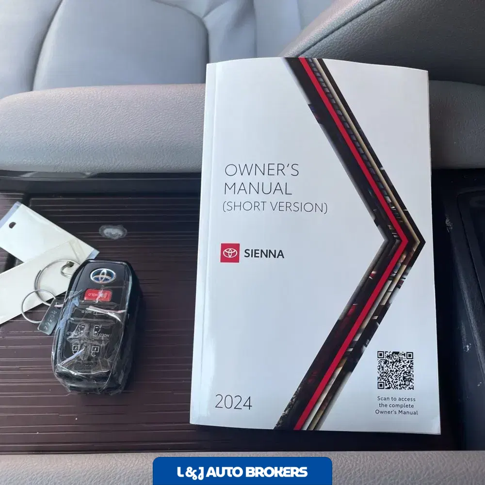 2024 Toyota Sienna XLE 7-Passenger