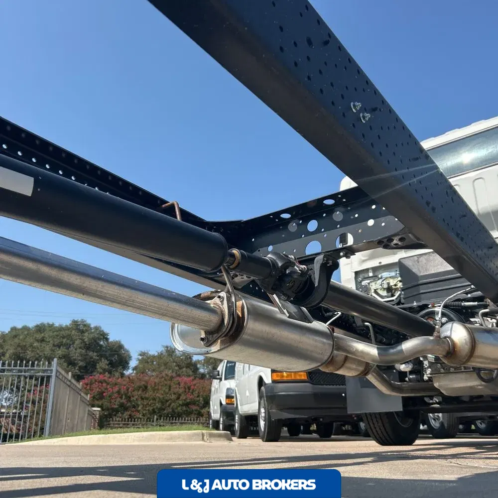 2025 Chevrolet 5500 XG Gas