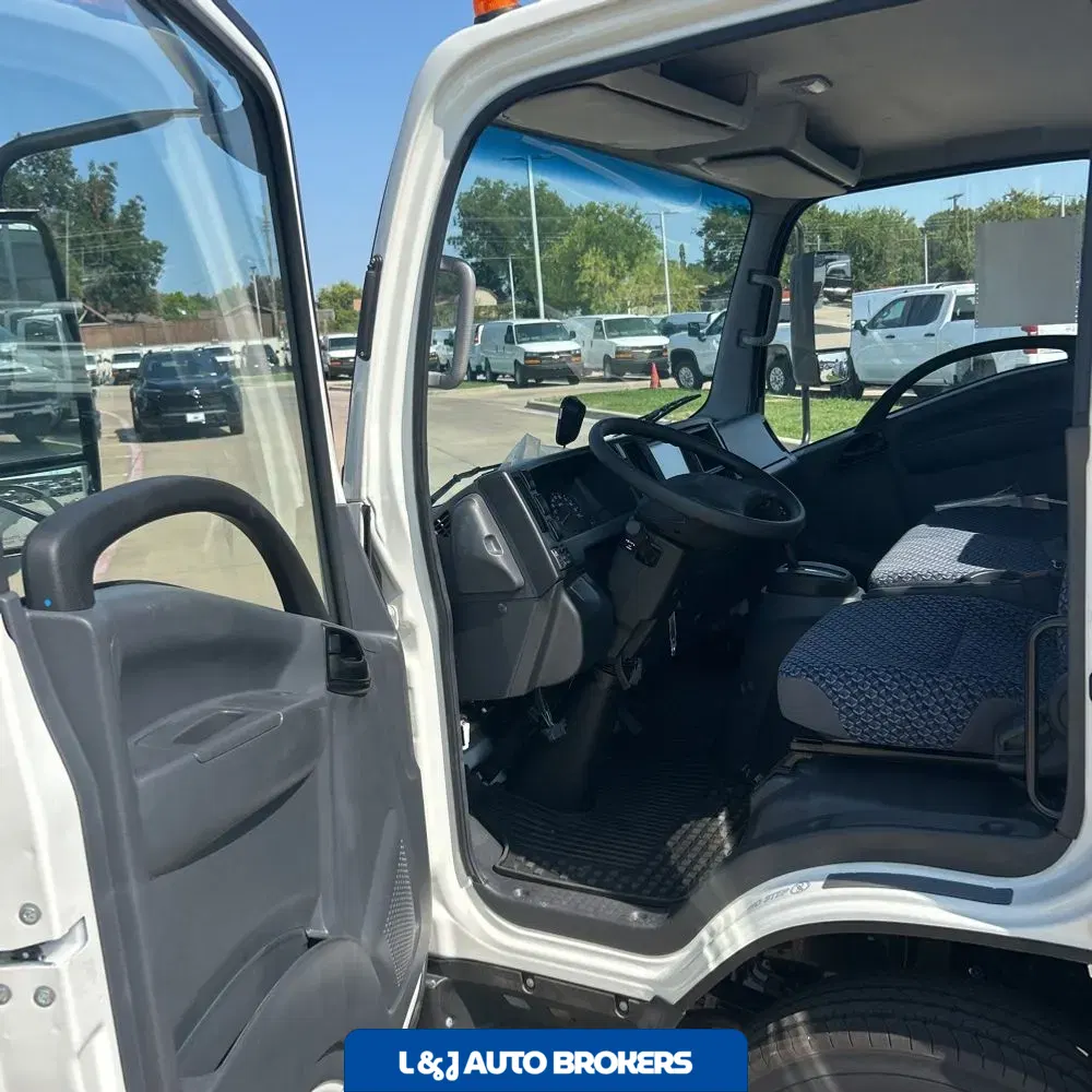 2025 Chevrolet 5500 XG Gas