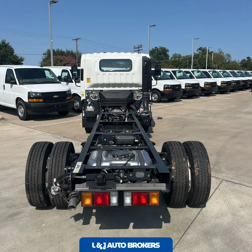 2025 Chevrolet 5500 XG Gas