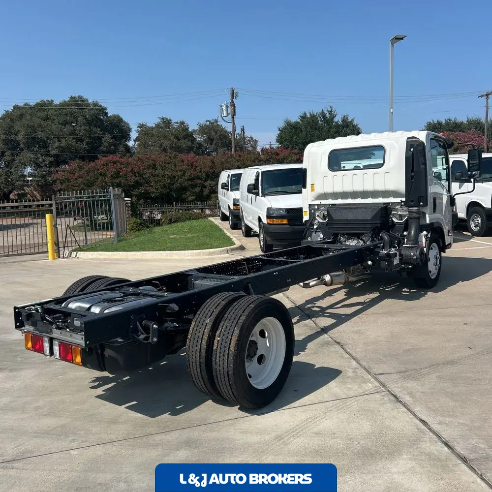 2025 Chevrolet 5500 XG Gas