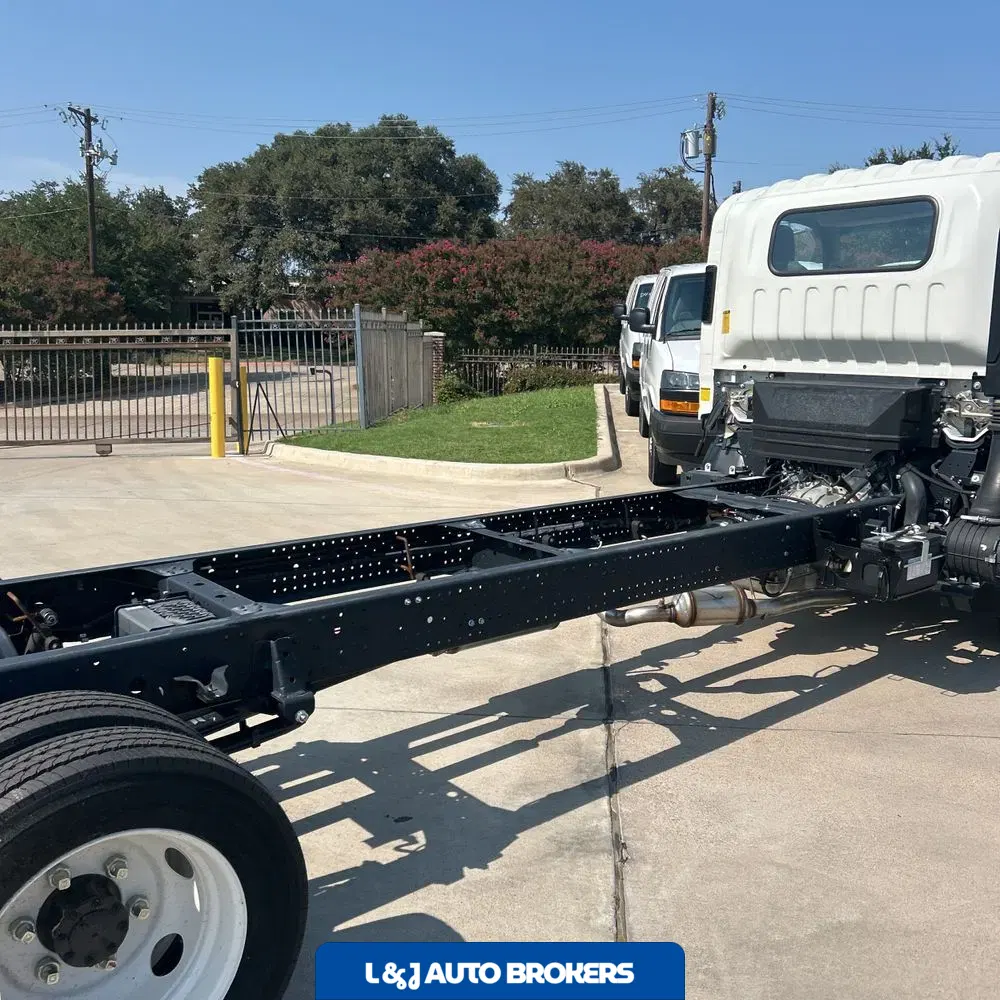 2025 Chevrolet 5500 XG Gas