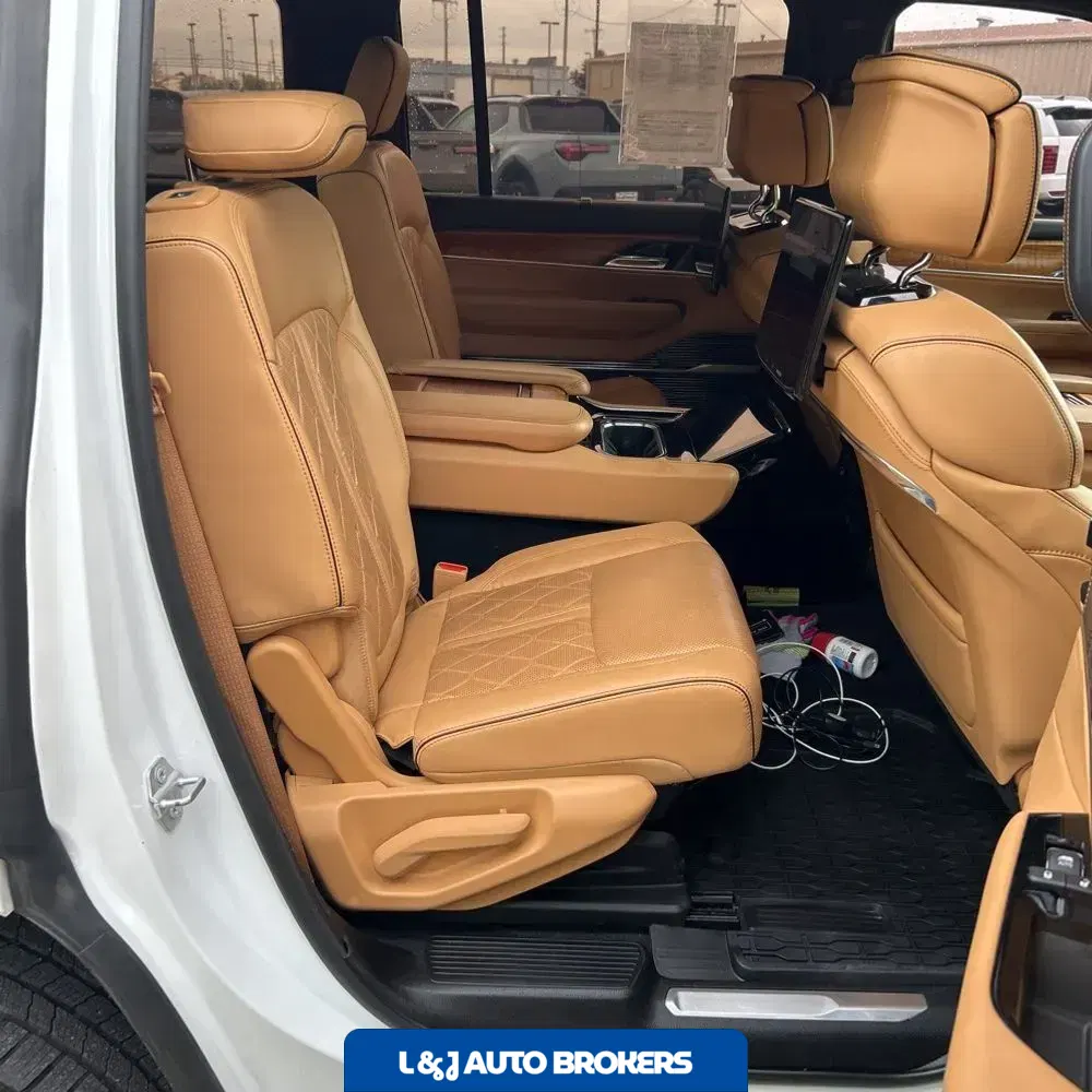 2022 Jeep Grand Wagoneer Series III