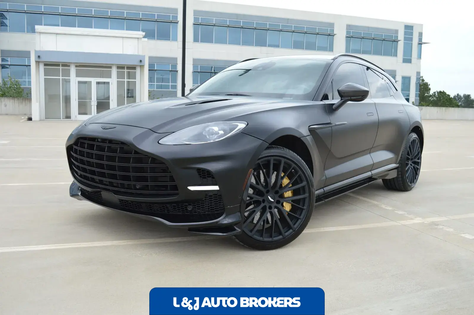 2023 Aston Martin DBX707