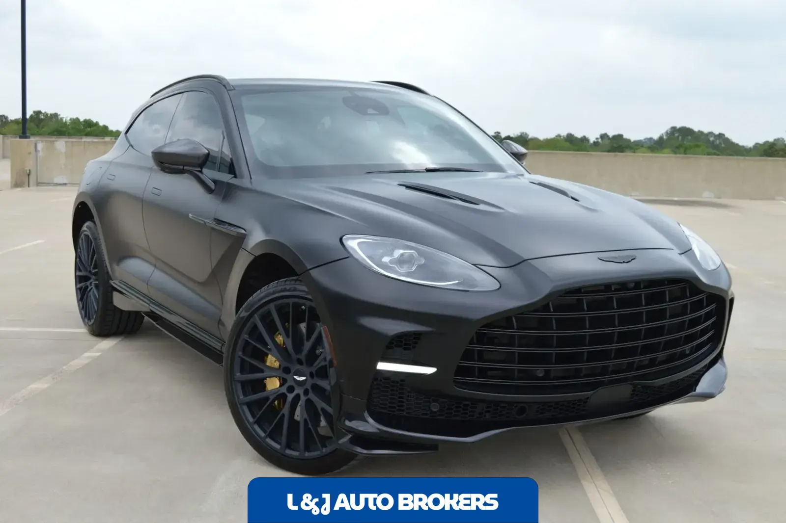 2023 Aston Martin DBX707