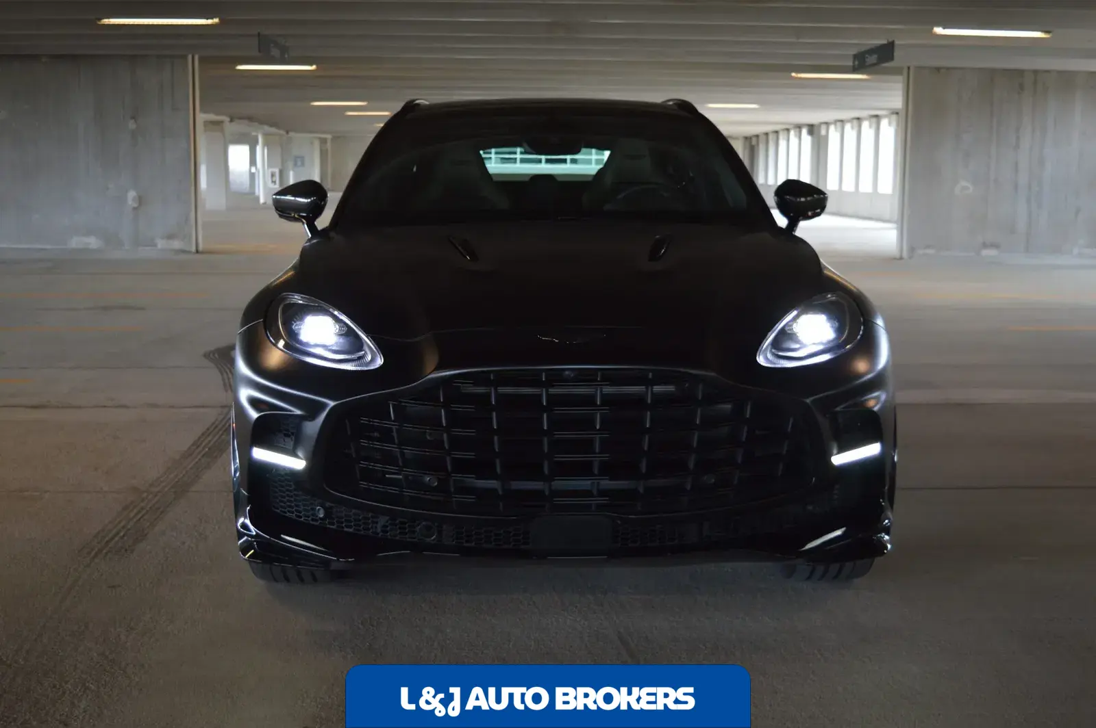 2023 Aston Martin DBX707
