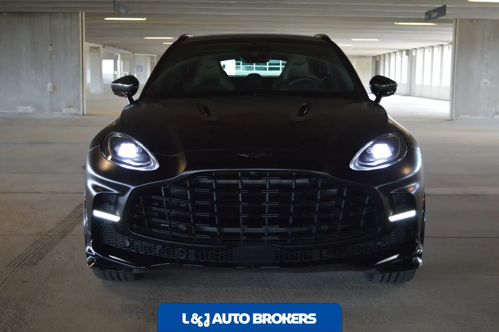 2023 Aston Martin DBX707