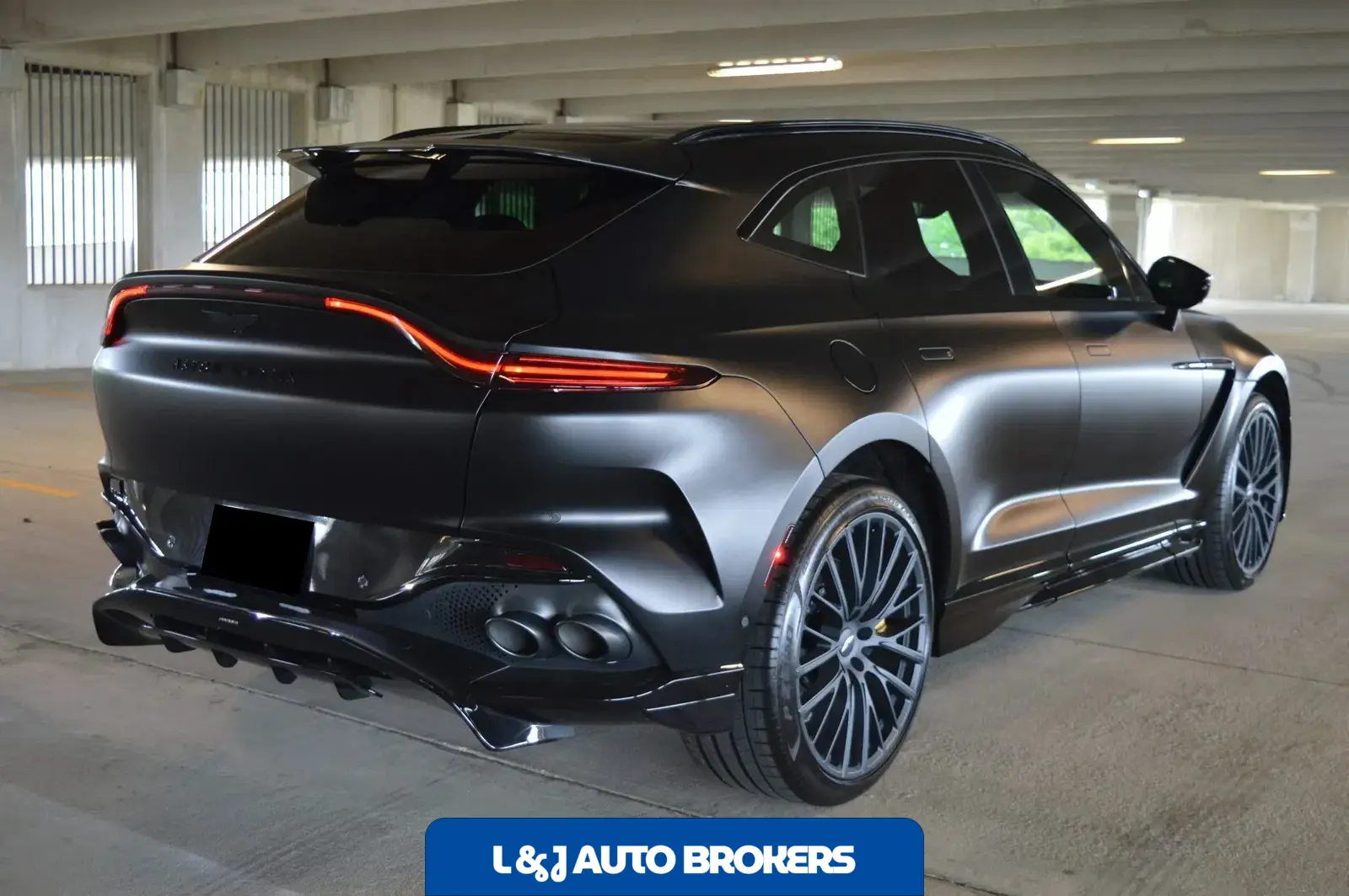 2023 Aston Martin DBX707