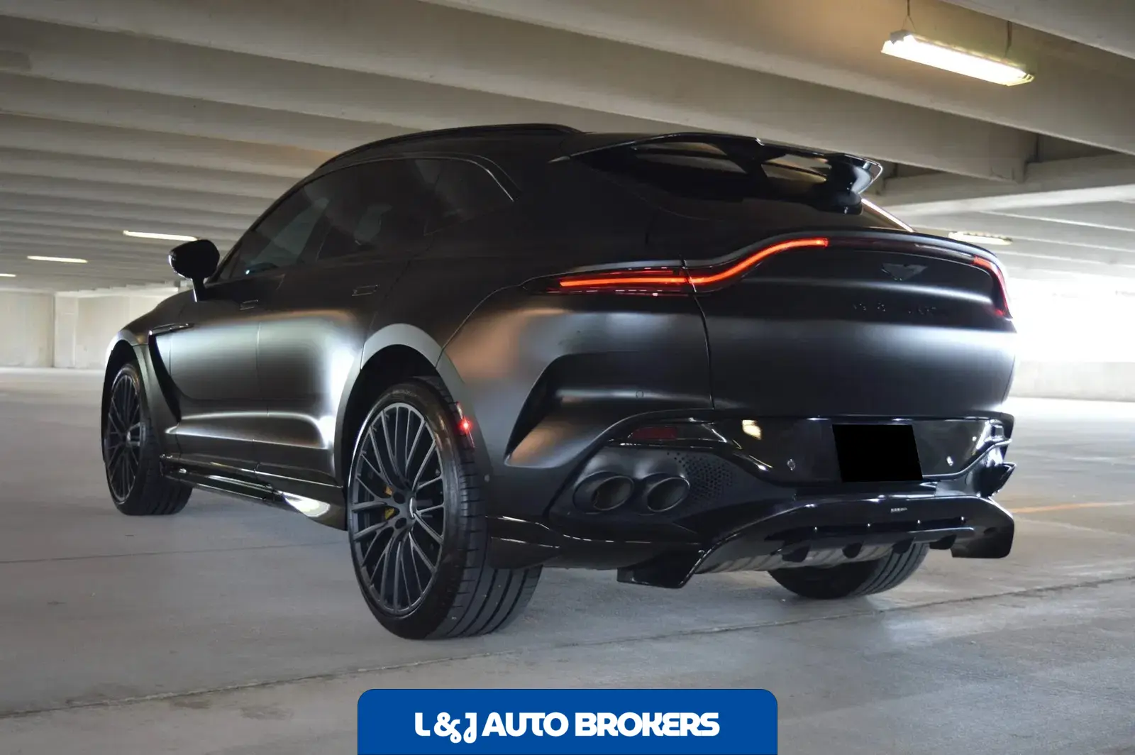 2023 Aston Martin DBX707